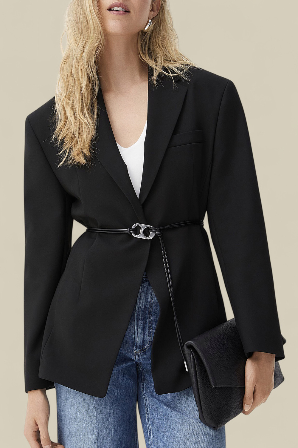 תמונת כל הלוק של ז'קט